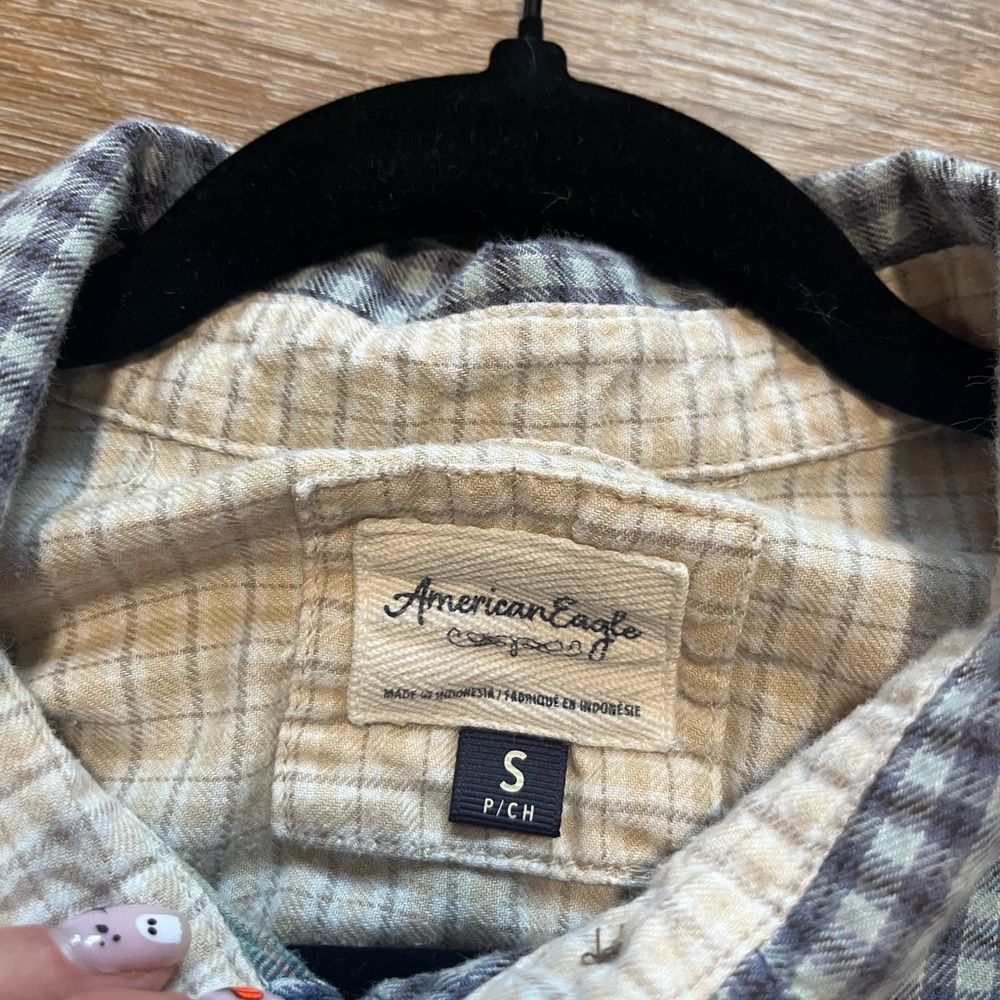 American Eagle Cropped Color Block Flannel Size Small - Picture 4 of 4